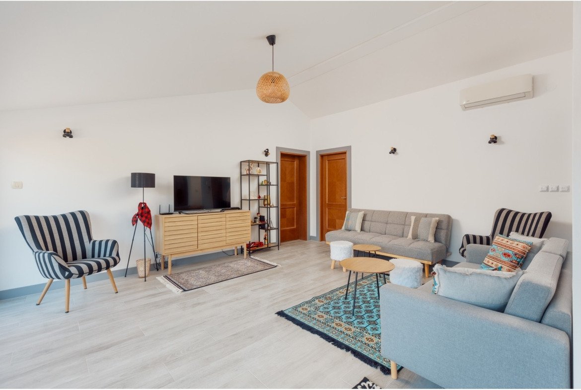 Просторен пентхаус с тераса и панорамна гледка към морето – Котор