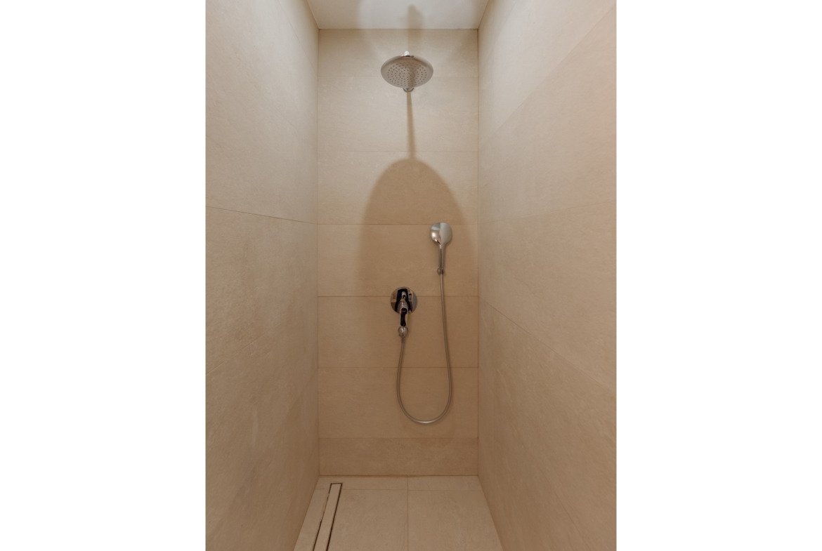 Просторен пентхаус с тераса и панорамна гледка към морето – Котор