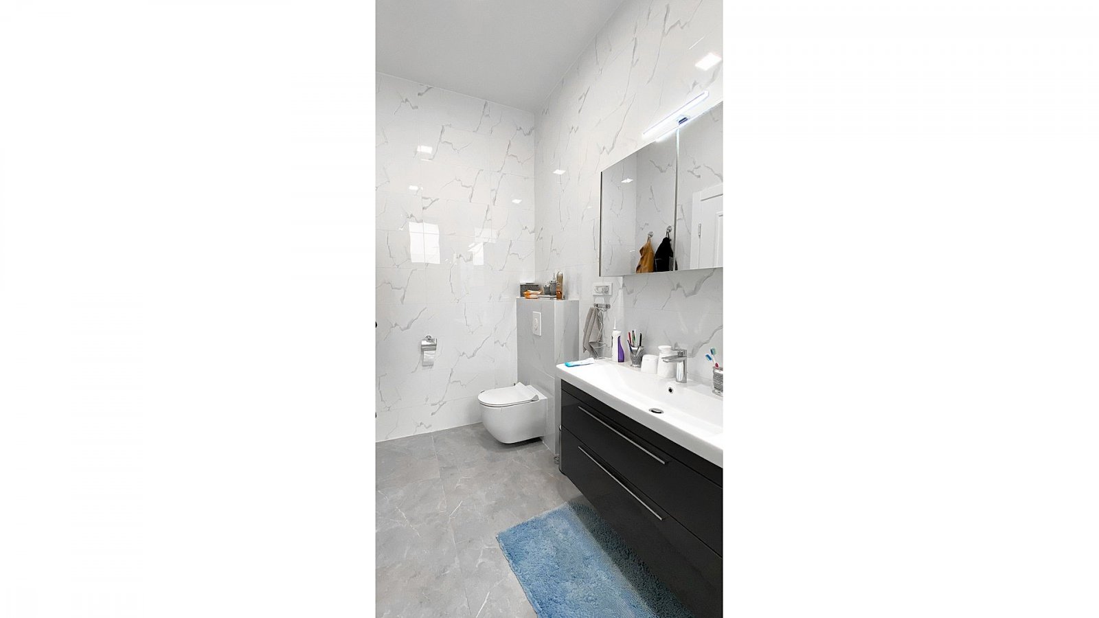 Модерна вила с панорамна гледка към морето в тиха част на Кумбор