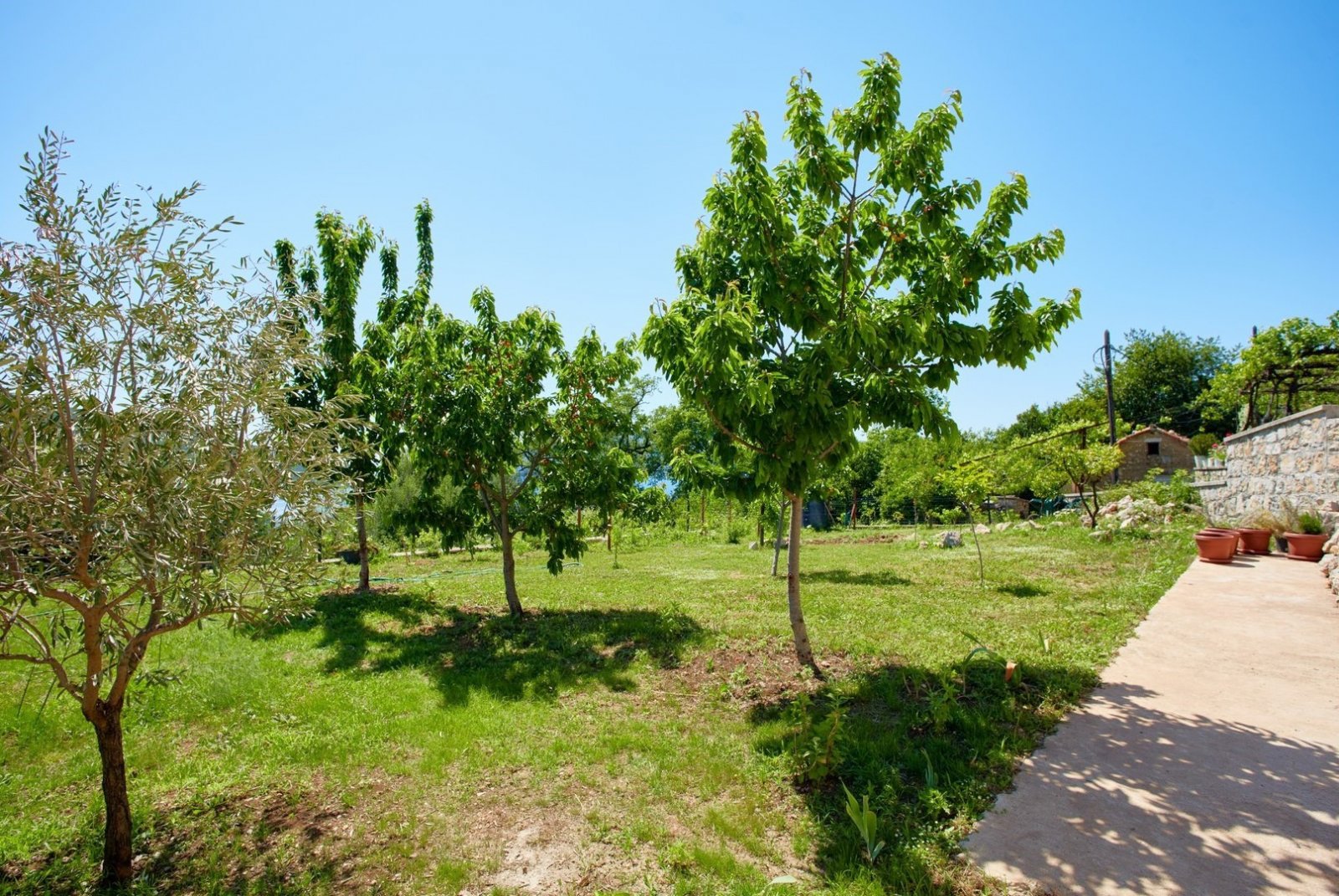 Модерна вила с панорамна гледка към морето в тиха част на Кумбор
