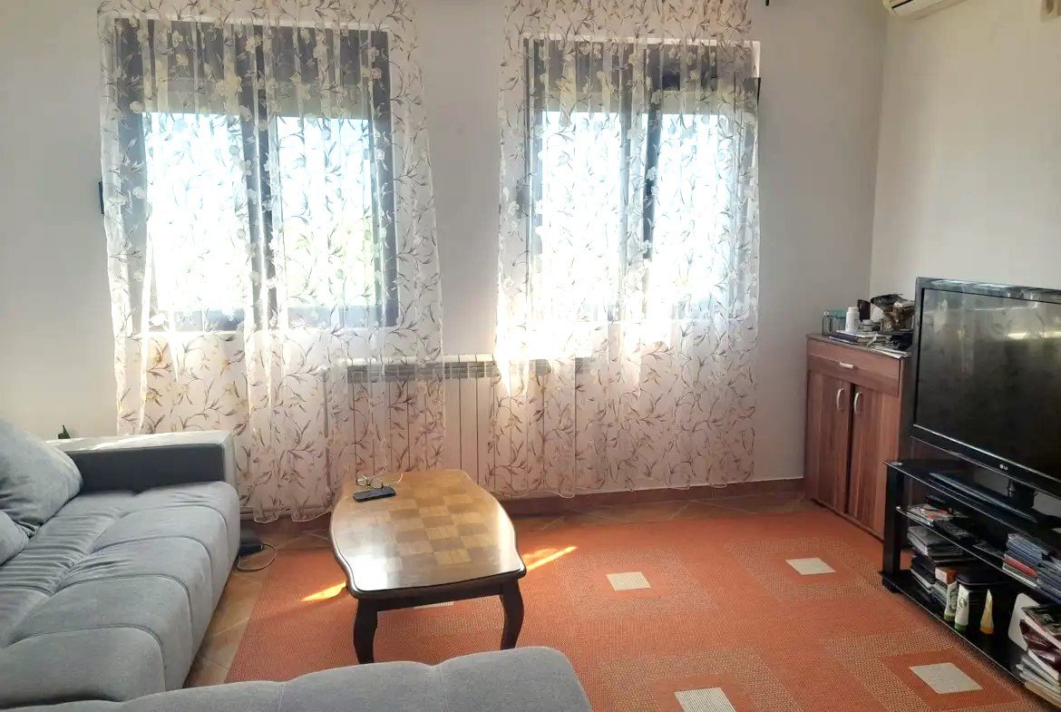 Фамилна къща с три спални и спираща дъха гледка към морето – Prčanj, Котор