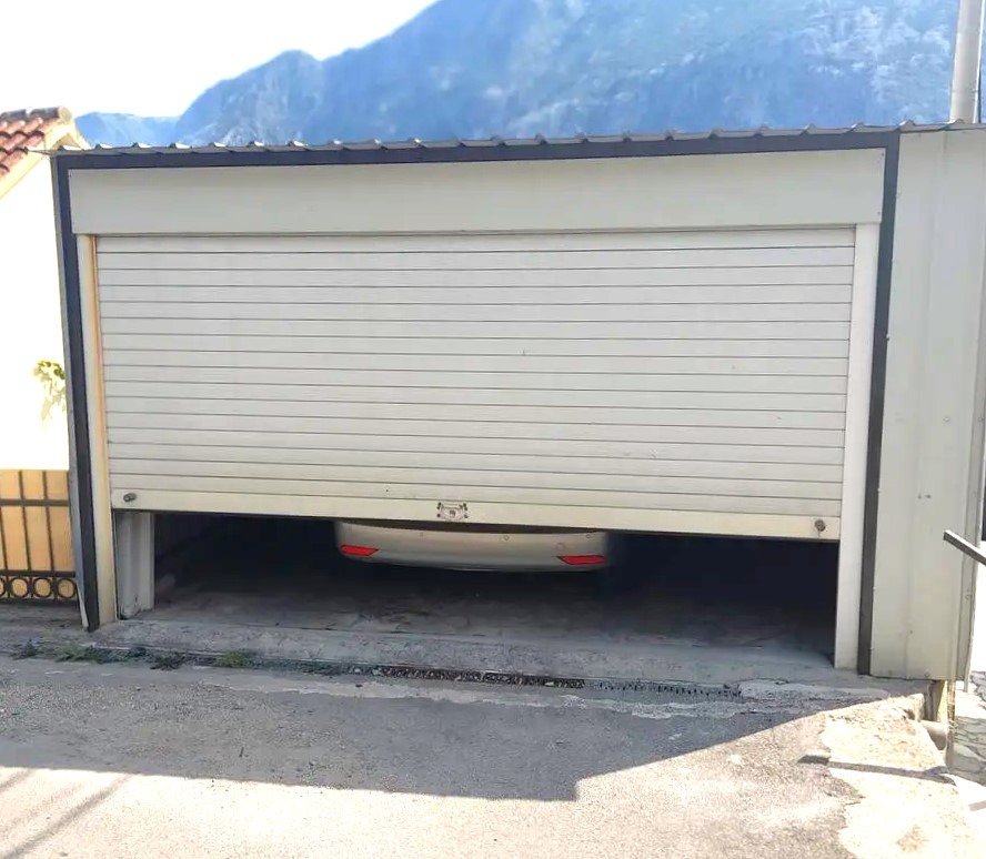 Фамилна къща с три спални и спираща дъха гледка към морето – Prčanj, Котор