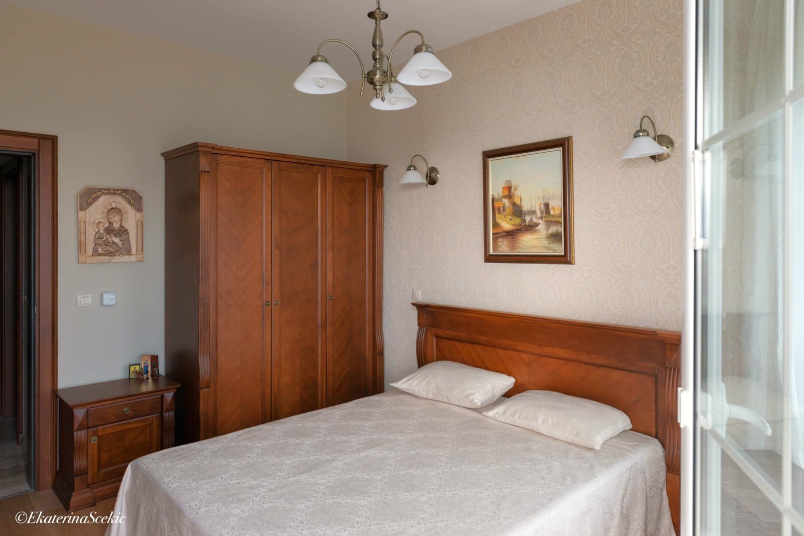 Впечатляваща вила с панорамна гледка към морето и планината в Перазича До