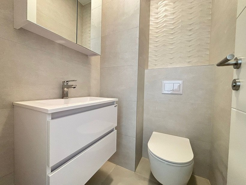 Нов модерен апартамент с голяма тераса и градина – Новаля, Паг