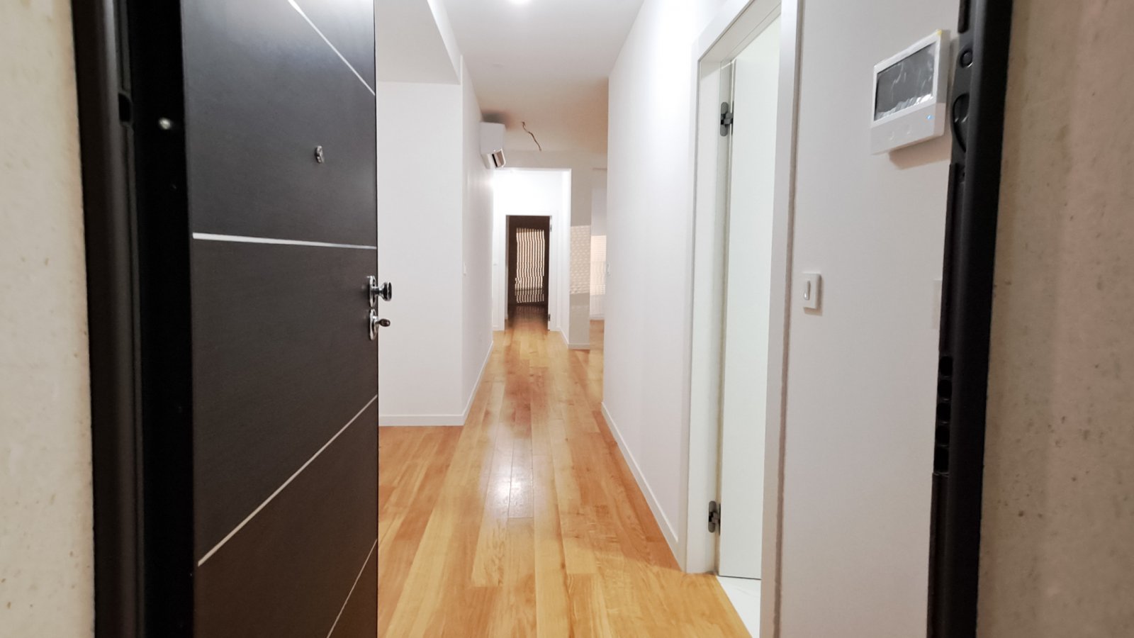 Премиум апартамент само на 50 м от морето, тераса на покрива → Привлака