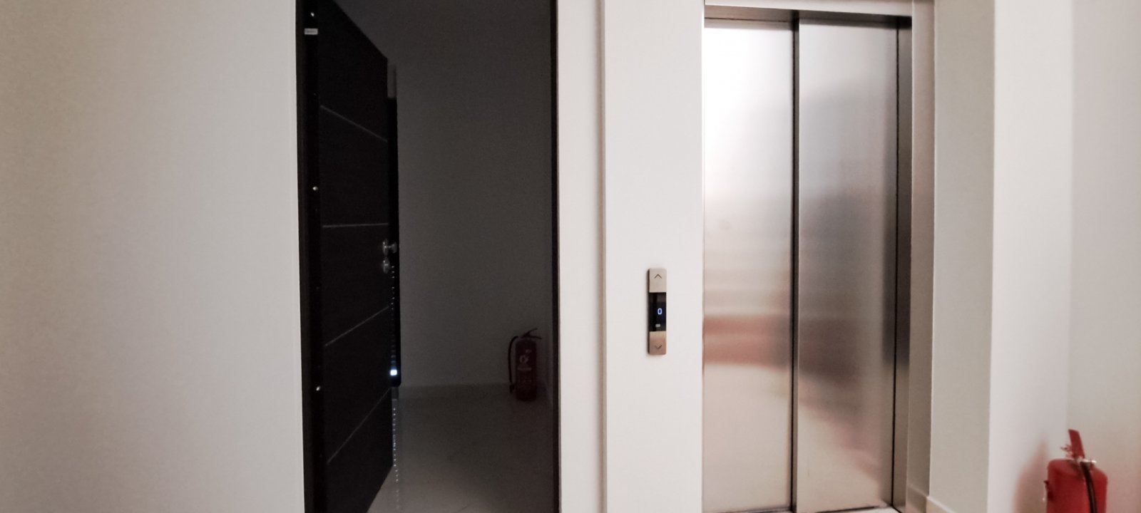 Премиум апартамент само на 50 м от морето, тераса на покрива → Привлака