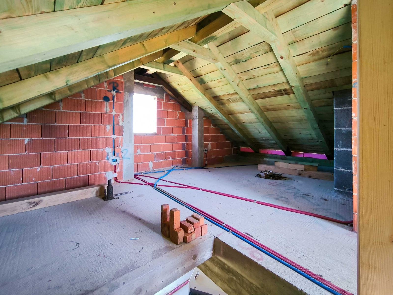 Къща в строеж върху голям парцел от 3500 м² с овощна градина – Върбовец, Целине