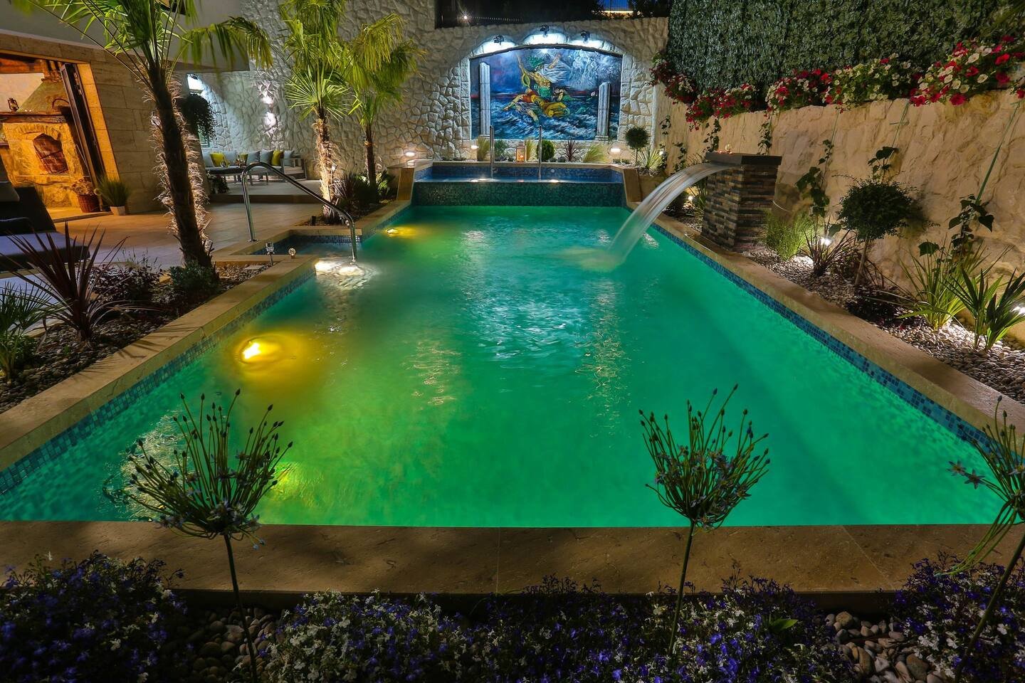 Дизайнерска вила, уелнес, басейн и панорамна гледка Кучине Сплит