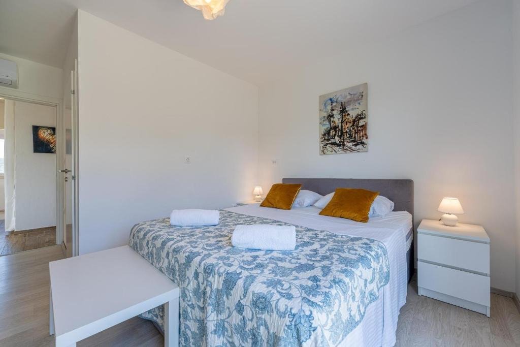 Луксозна вила с гледка и басейн близо до плажа в естествен оазис – Павичини, Дуга Увала, Истрия