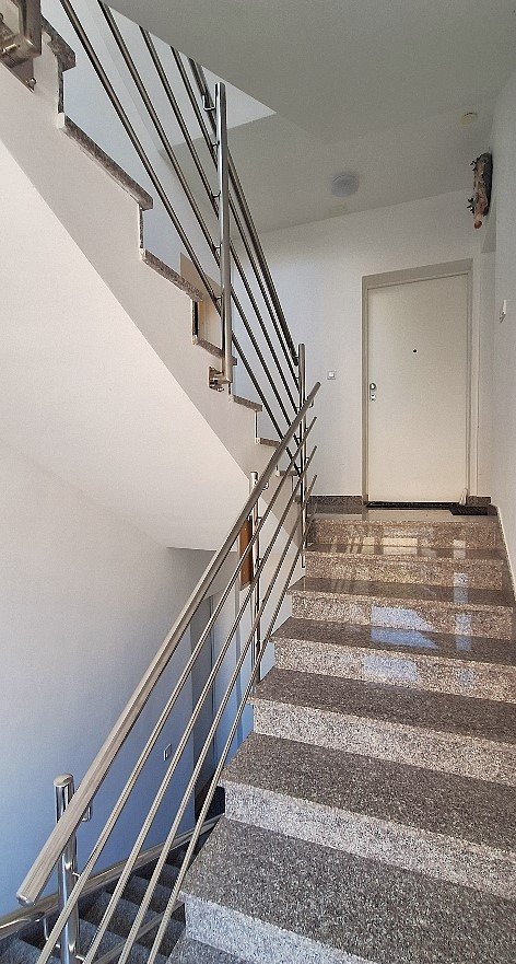 Просторен апартамент с гледка към морето и спокойствие, Рогозница