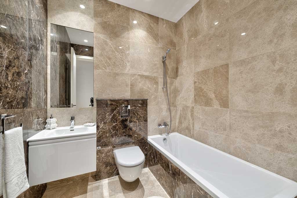 Инвестиционен тристаен апартамент само на 700 м от морето в Лимасол, с гледка към морето