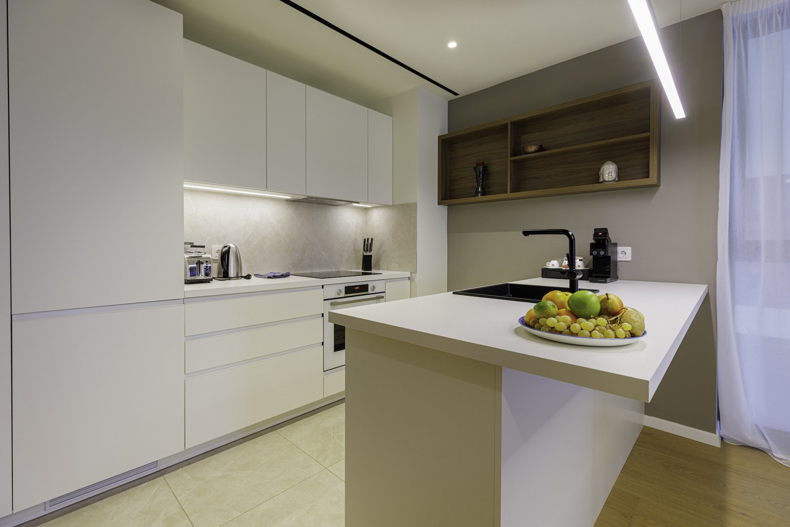 Ексклузивен апартамент с изглед към Адриатическо море в луксозен курорт в Умаг, Савудрия, морето на една ръка разстояние