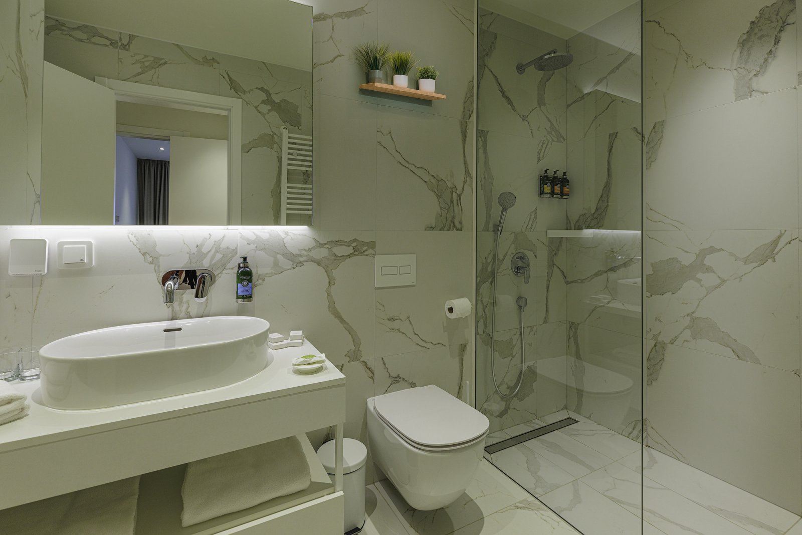 Лукс и доход в едно – апартамент на 200 м от морето в топ курорт в Умаг, Савудрия, Истрия