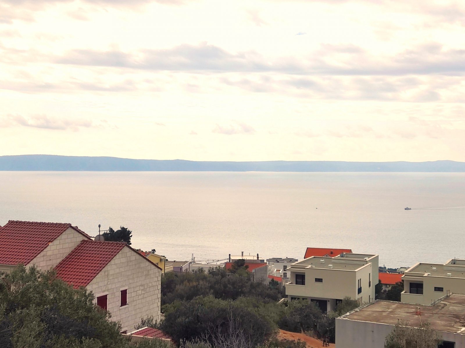 Makarska: Модерна вила с гледка към морето, сауна и джакузи в тиха част на Макарска 