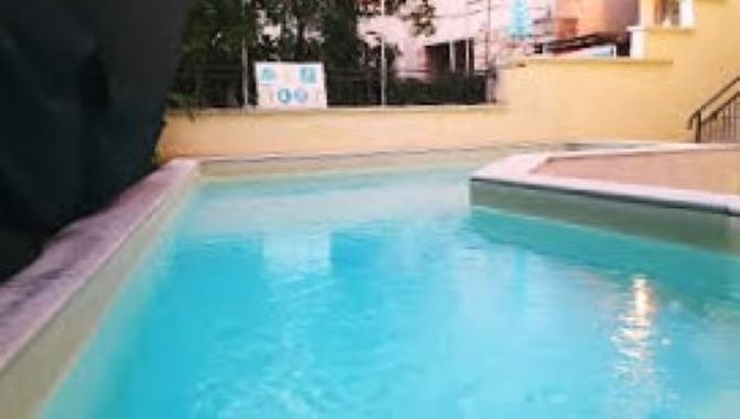 Уютен мини хотел с ресторант и басейн само на 100 м от морето – Цриквеница