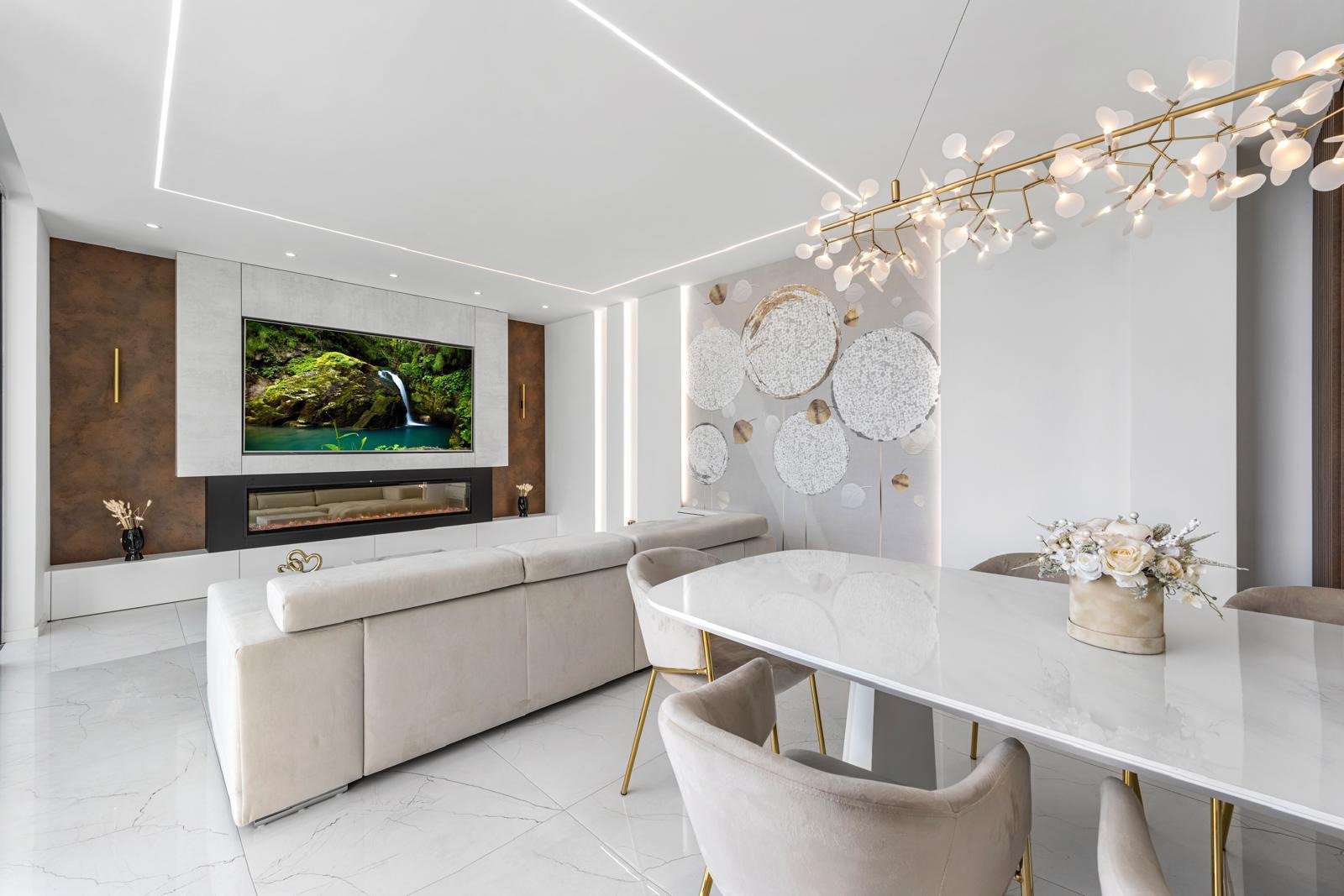 Модерна луксозна вила с басейн и гледка към морето, Трибун