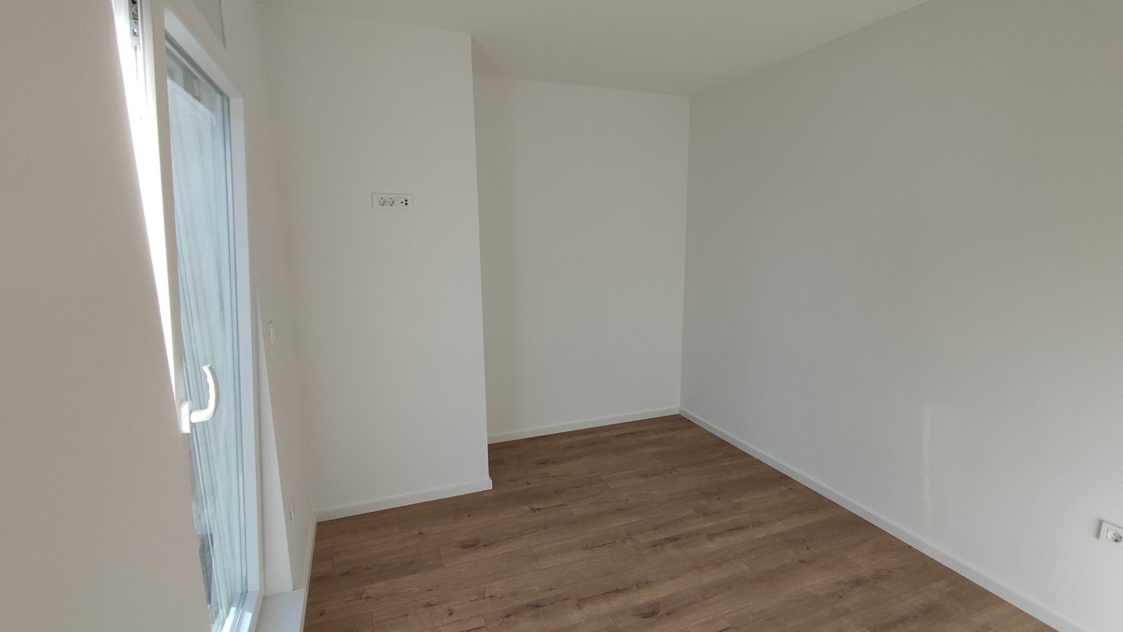 Луксозен мезонет с тераса на покрива само на 100 м от морето във Водице, Шрима