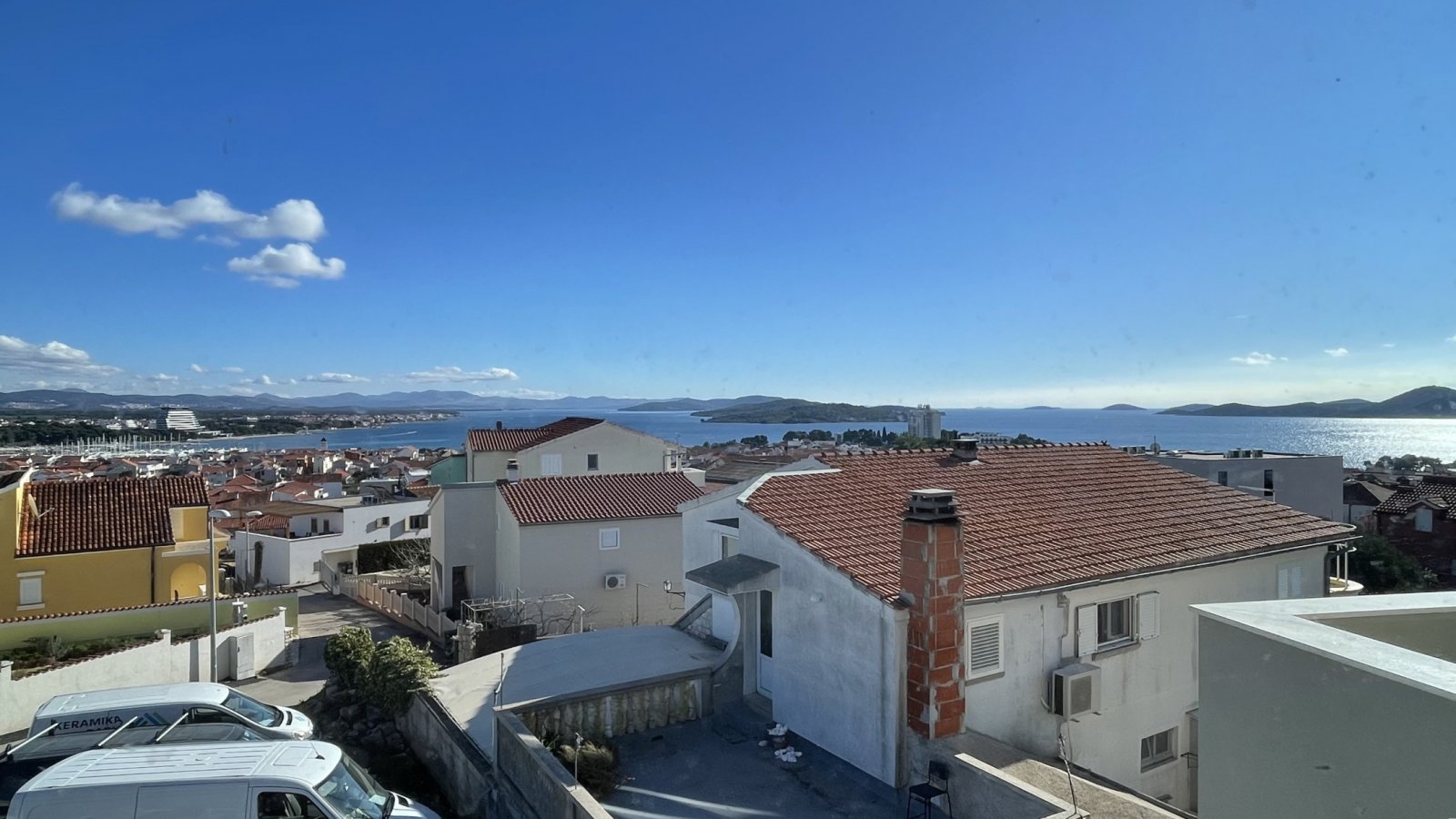 Модерен апартамент с гледка към морето на 400 м от плажа Водице