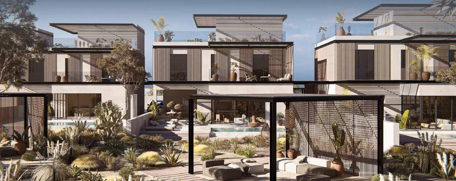 Огромна вила 5+1 с голям парцел и басейн на брега на морето в Кипър