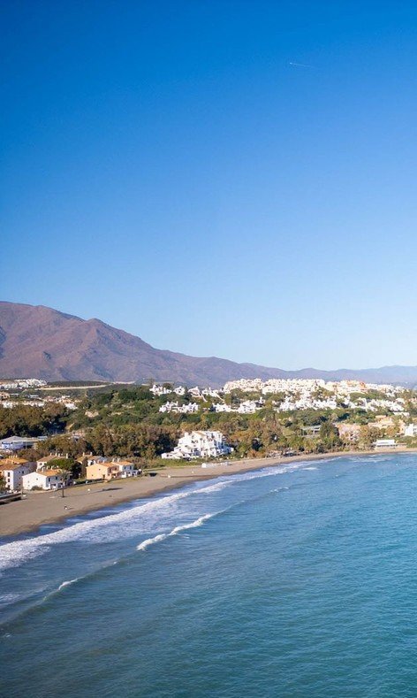 Стилна андалуска къща край морето с панорамна гледка – Марина де Касарес, Коста дел Сол