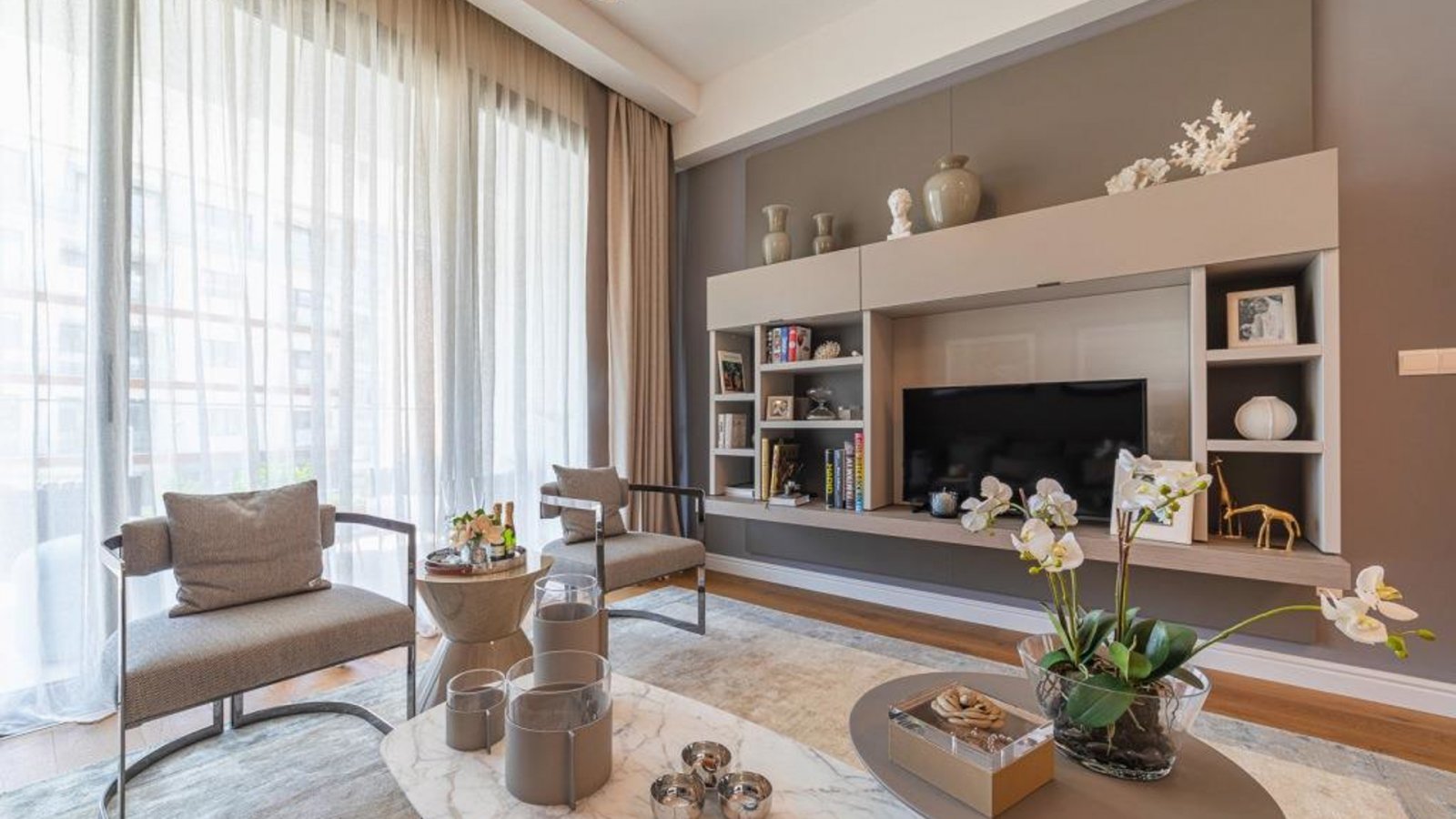 Луксозен апартамент с две спални → открит басейн и озеленени градини → Лимасол