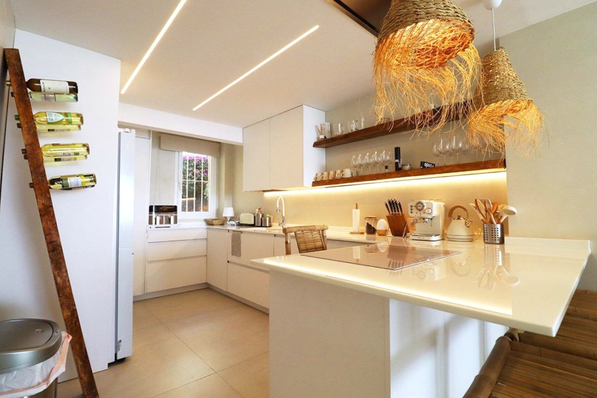 Луксозен апартамент със спираща дъха гледка към морето в Кабопино, Марбея