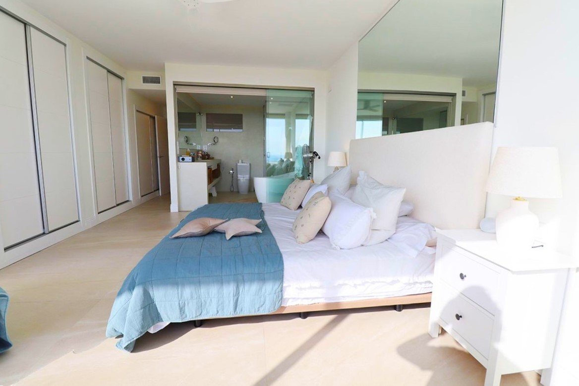 Луксозен апартамент със спираща дъха гледка към морето в Кабопино, Марбея