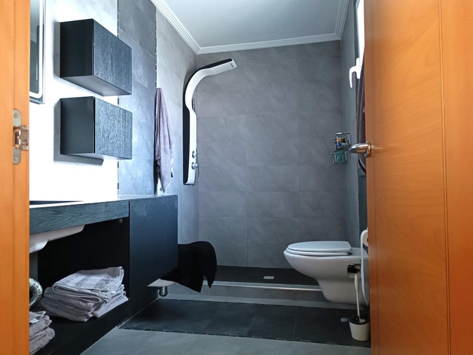 Красива вила с плувен басейн в Торевиеха, близо до плажа Eliseos