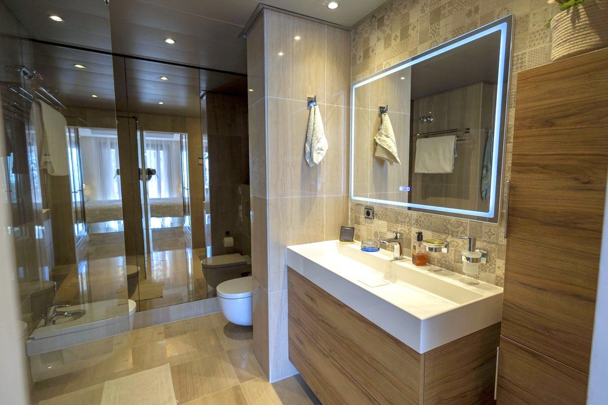 Ексклузивен двуетажен мезонет точно до морето в Естепона, Коста дел Сол