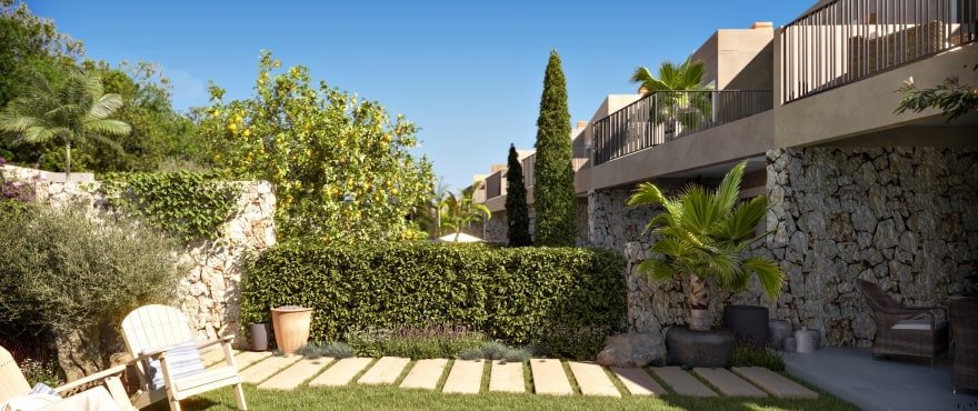 Луксозна градска къща с гараж - модерен начин на живот с традиционен чар в сърцето на Майорка