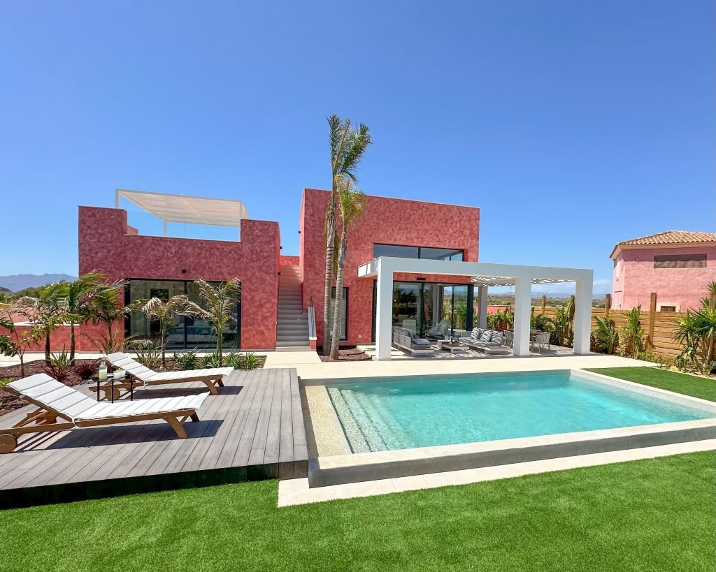 Луксозни вили → до голф игрището и на 5 км от морето → Куевас дел Алманзора