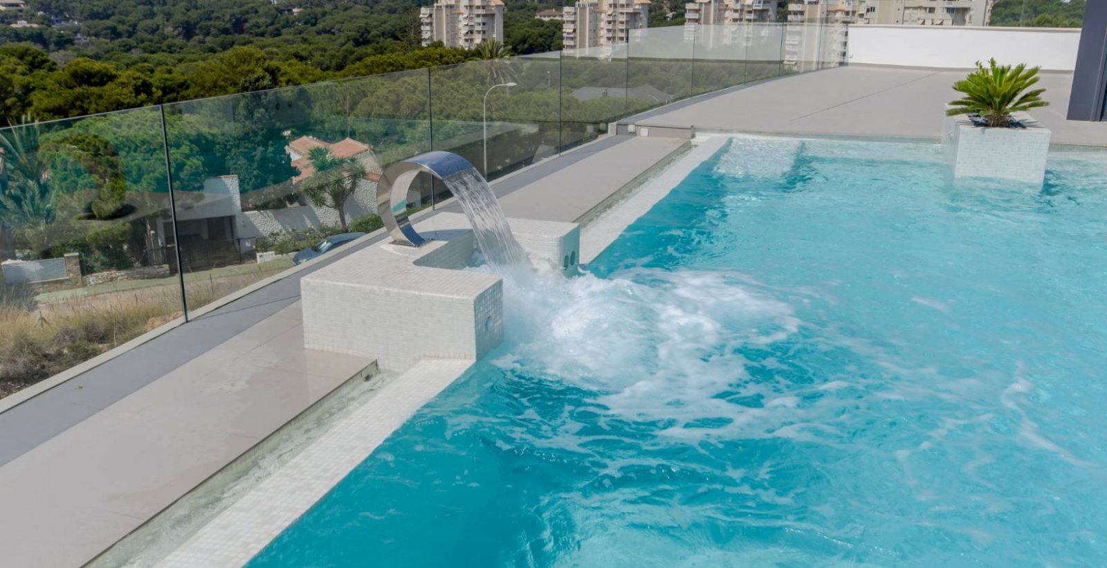 Ексклузивни вили → на 300 м от морето, частен басейн и гараж → Ориуела