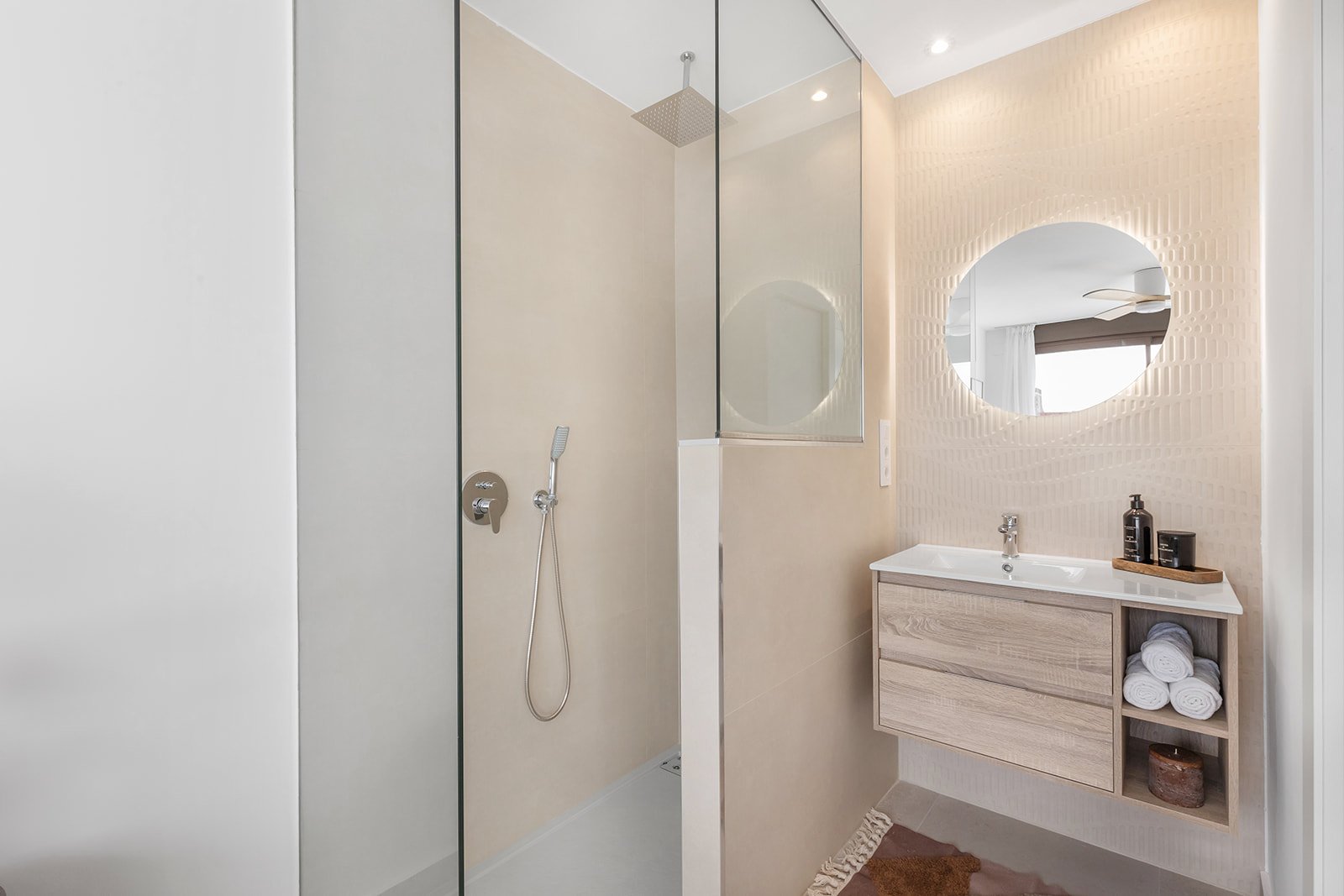 Модерни апартаменти и мезонети край морето и голф игрището, Лос Алказарес