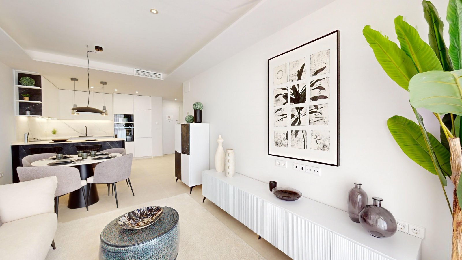 Модерни апартаменти, на 1,5 км от морето, Кабо Ройг