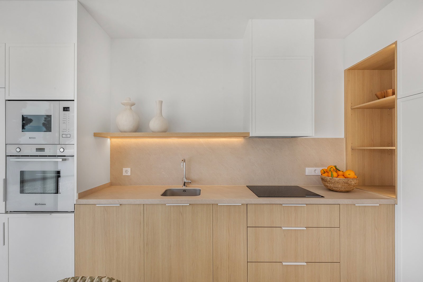 Модерно самостоятелно шале́, на 1 км от морето, Лос Алкасарес