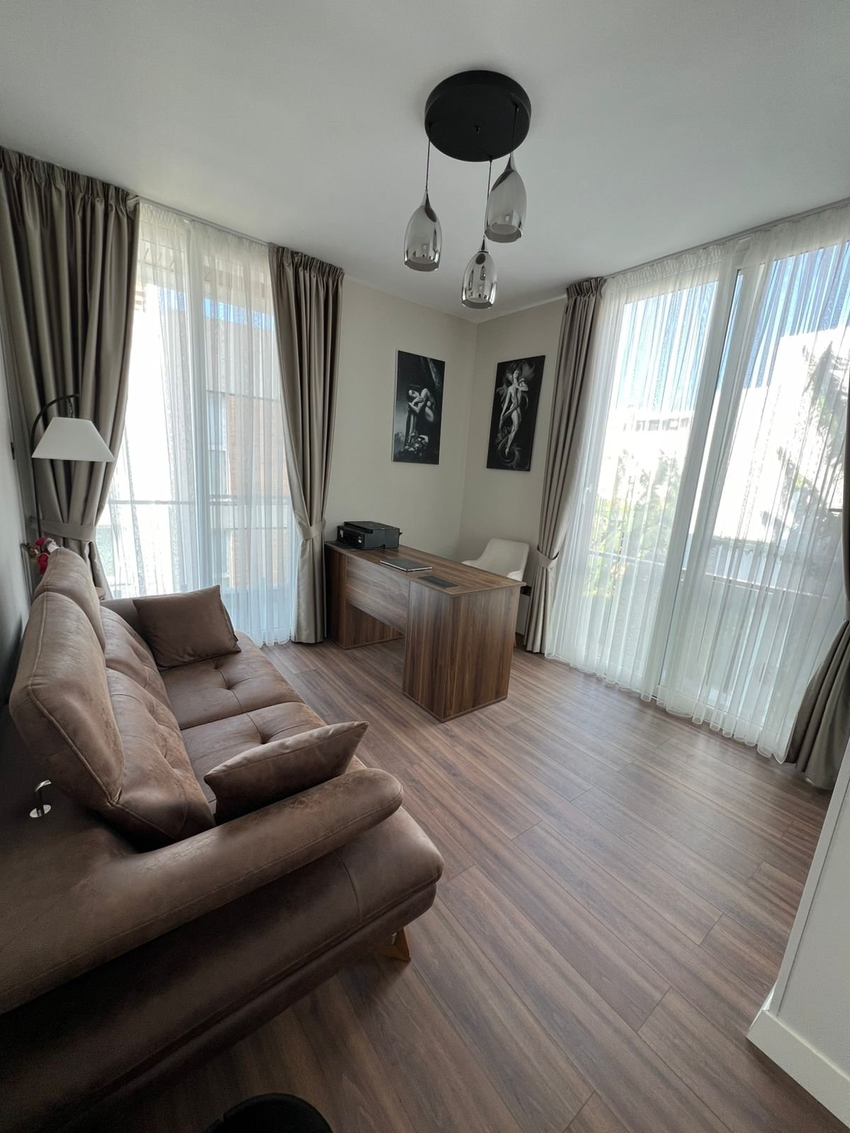 Тази модерна полуотделна вила се предлага за продажба в един от най-популярните жилищни комплекси в Северен Кипър, Four Seasons Life, разположен на...