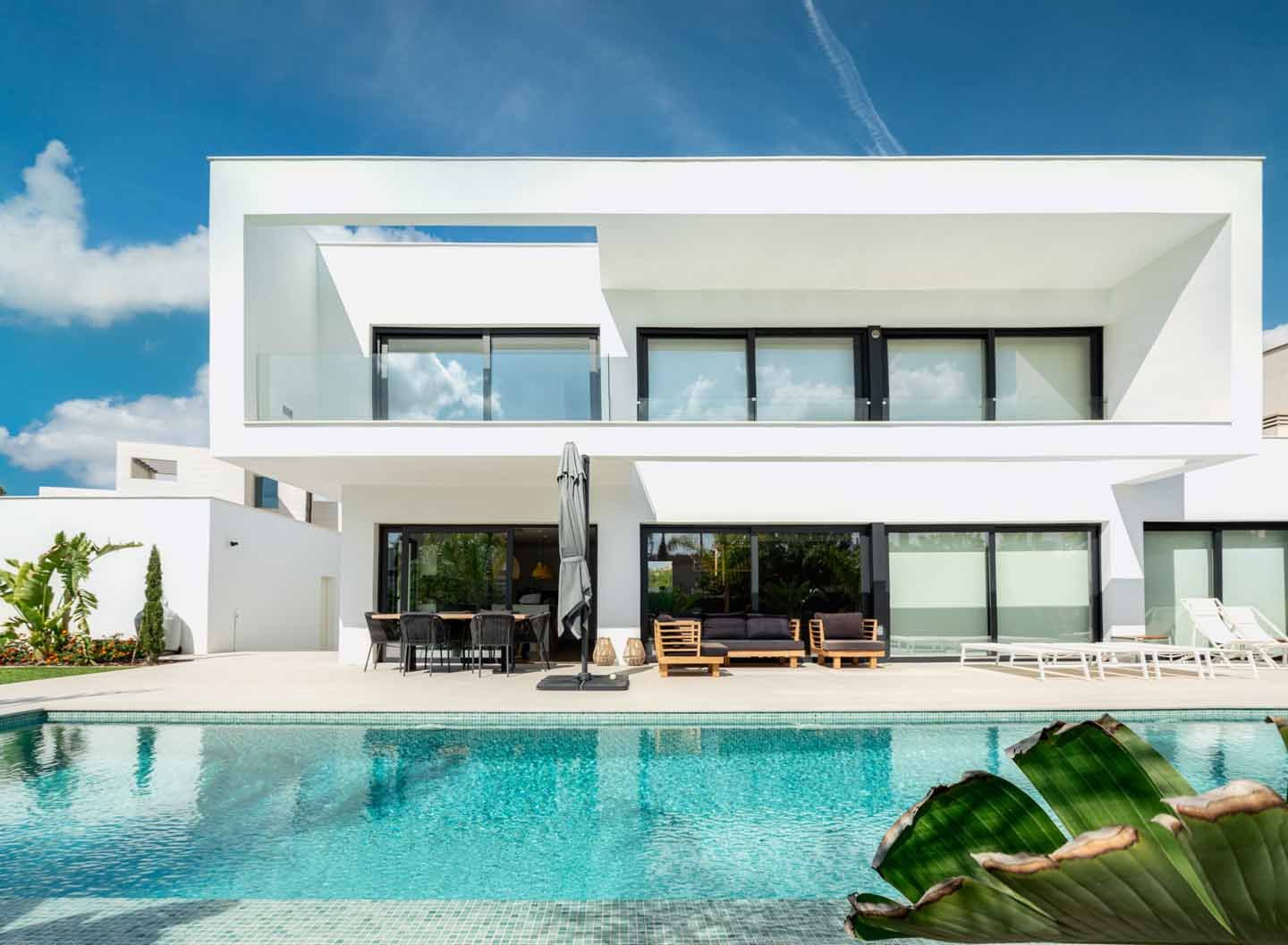 Модерни семейни къщи с частен басейн и градина, Молина де Сегура