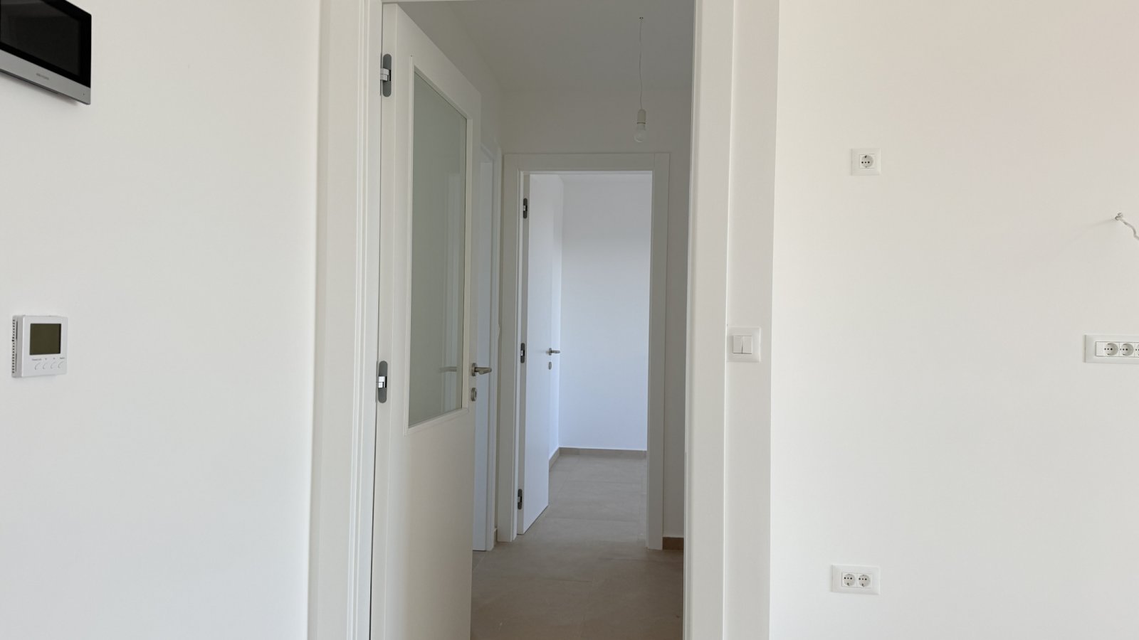 Модерен апартамент с панорамна гледка и две изби, Водице