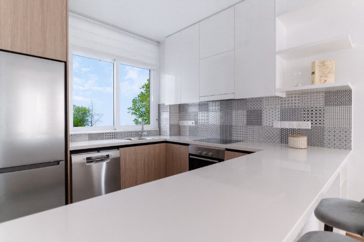 Стилна вила 3+1 с градина в жилищния район на Пея