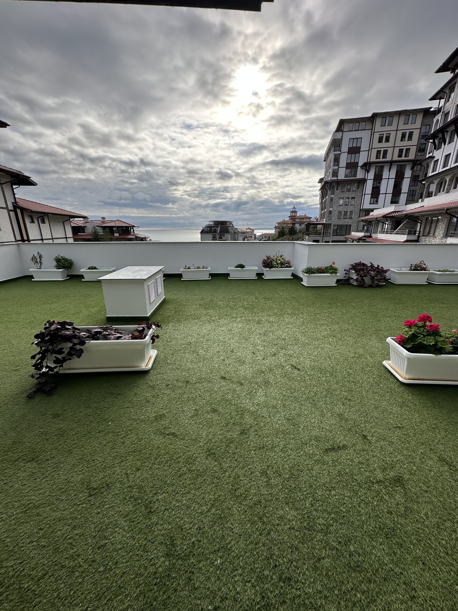 Студио с гледка към морето, необзаведено, в комплекс Етара 4 в Свети Влас, България