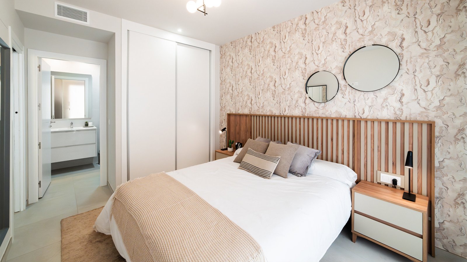 Нови апартаменти точно до морето на Коста Алмерия – модерен живот на първа линия на плажа