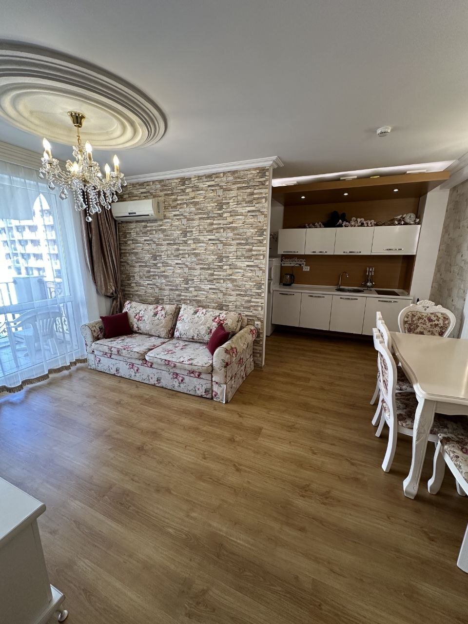 Двустаен апартамент в елитния комплекс Сюит Хоум 3, Слънчев бряг, България