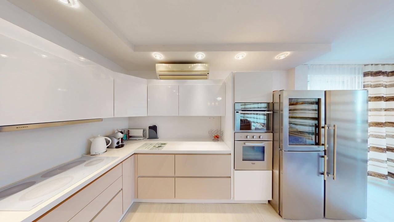 Голяма двустайна апартамент с изглед към морето в Penelope 1, Поморие, България