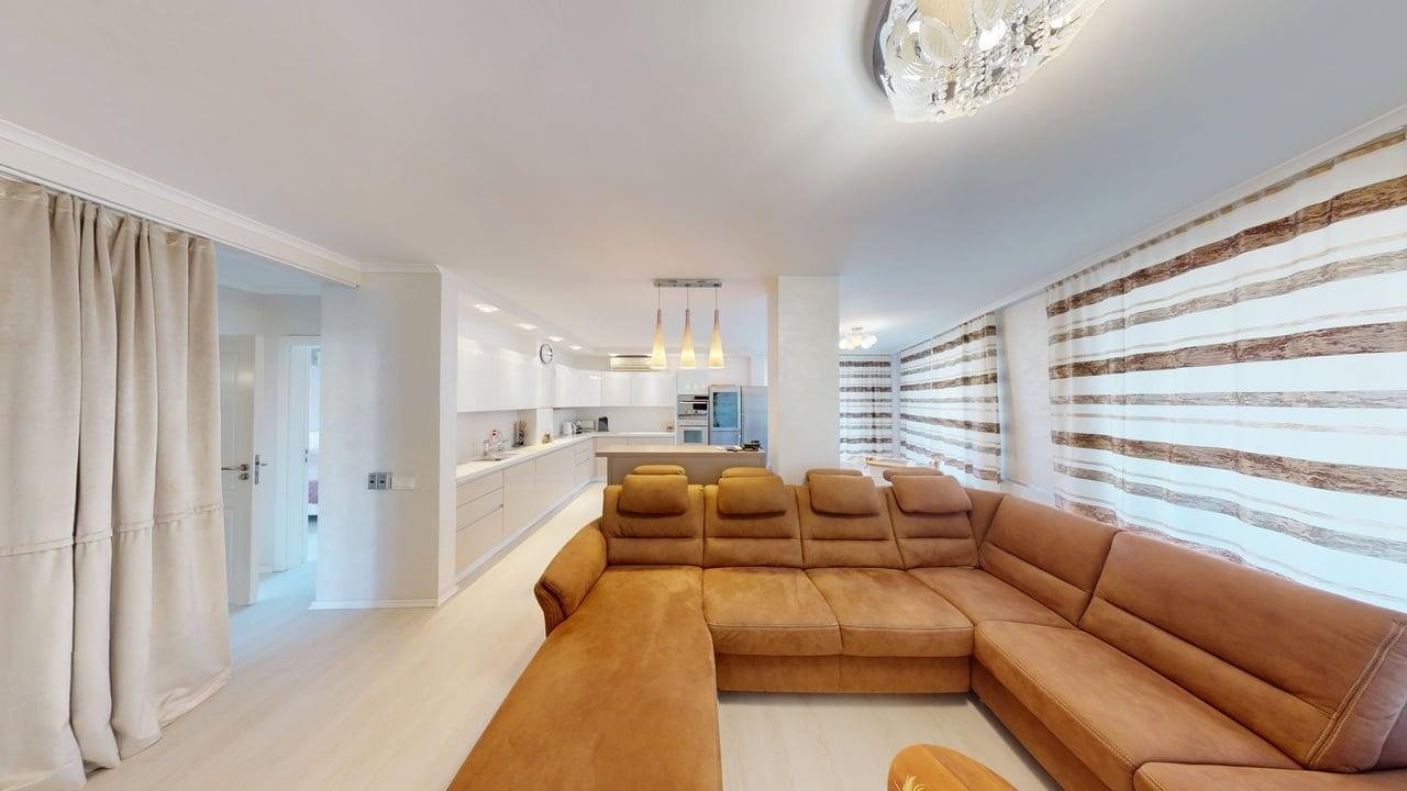 Голяма двустайна апартамент с изглед към морето в Penelope 1, Поморие, България