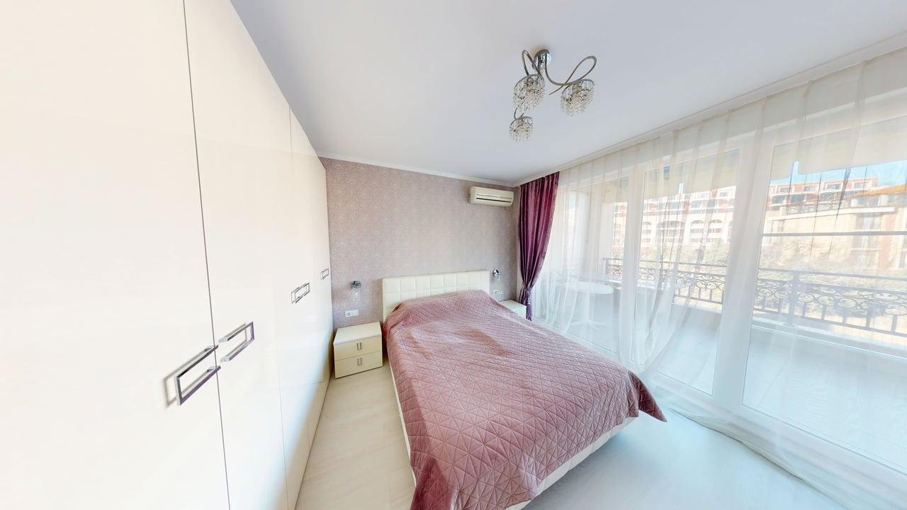 Голяма двустайна апартамент с изглед към морето в Penelope 1, Поморие, България