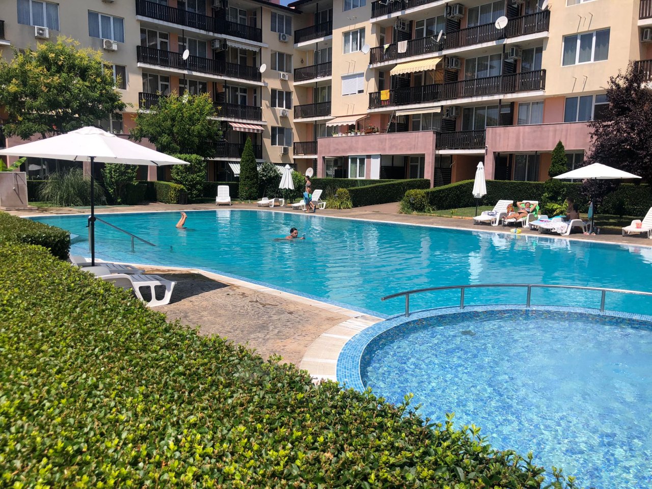 Дългосрочно наемане на апартаменти в Ахелой от септември, България