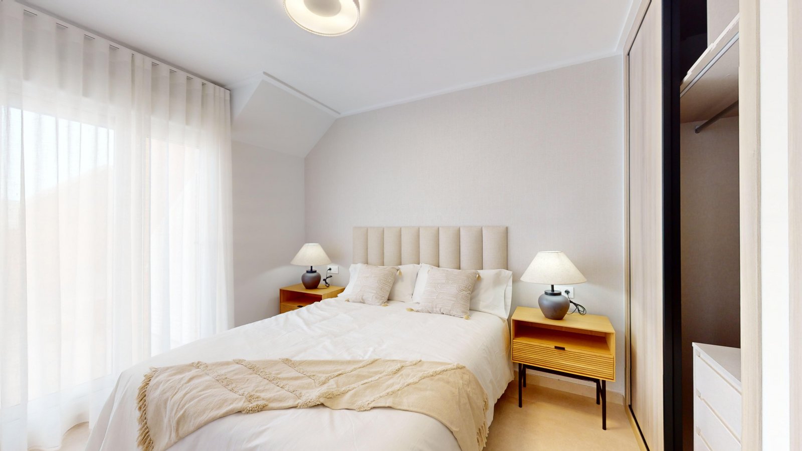 Модерно бунгало с градина, на 2 км от морето, Пилар де ла Орадада