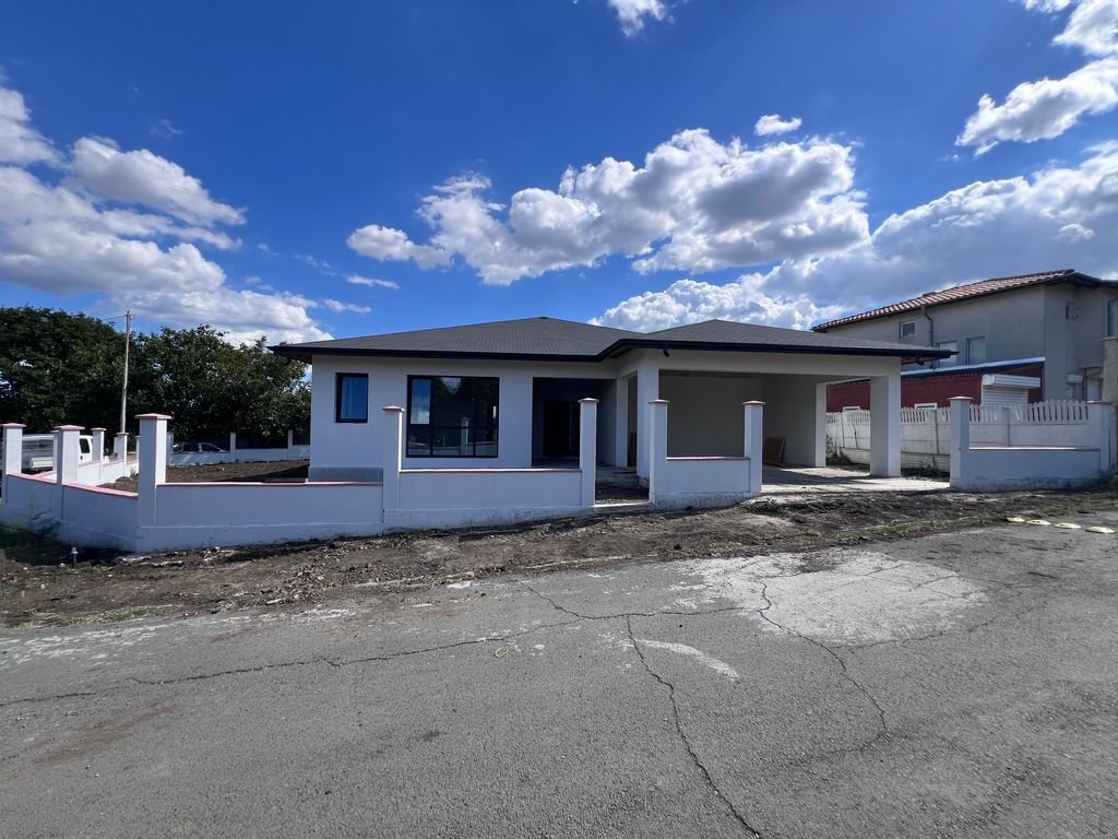 Бунгало в състояние на груб строеж в Александрово, България