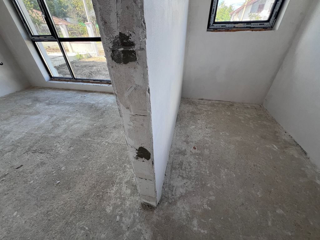 Бунгало в състояние на груб строеж в Александрово, България