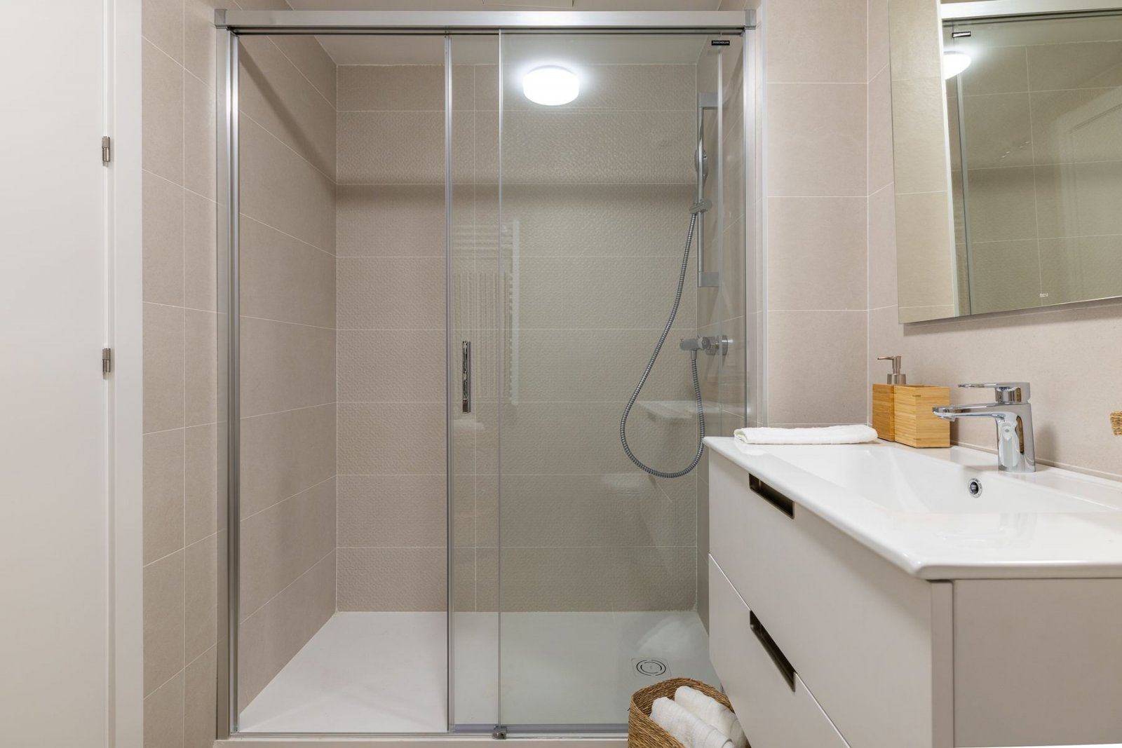 Ексклузивни апартаменти с гледка към морето, на 450 м от плажа, Калпе